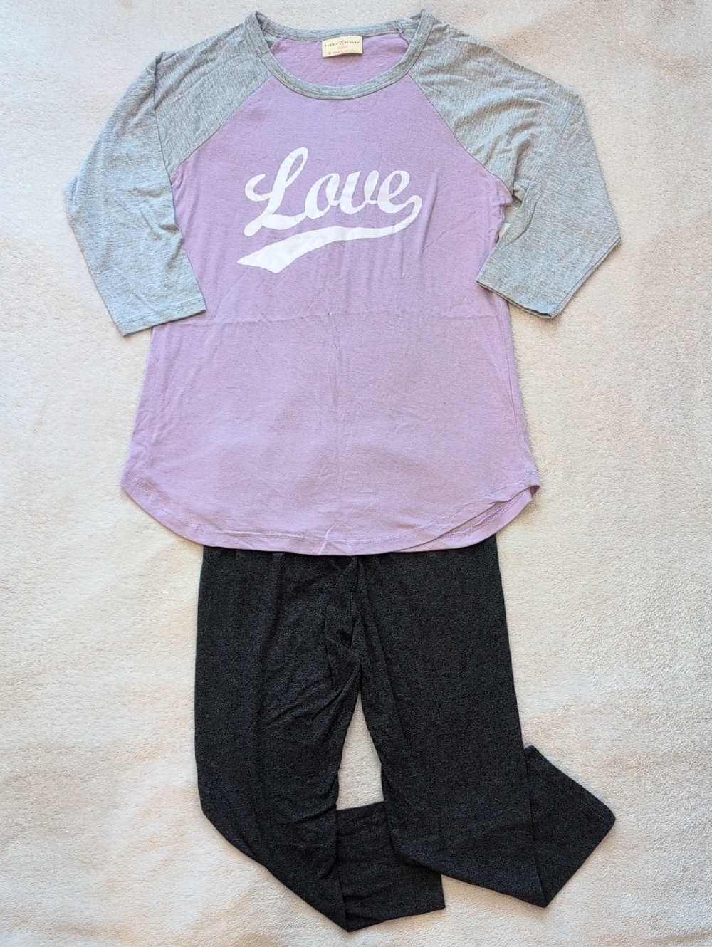 NWT Bobbie Brooks Love Tee & Gray Cropped Leggings Set Small